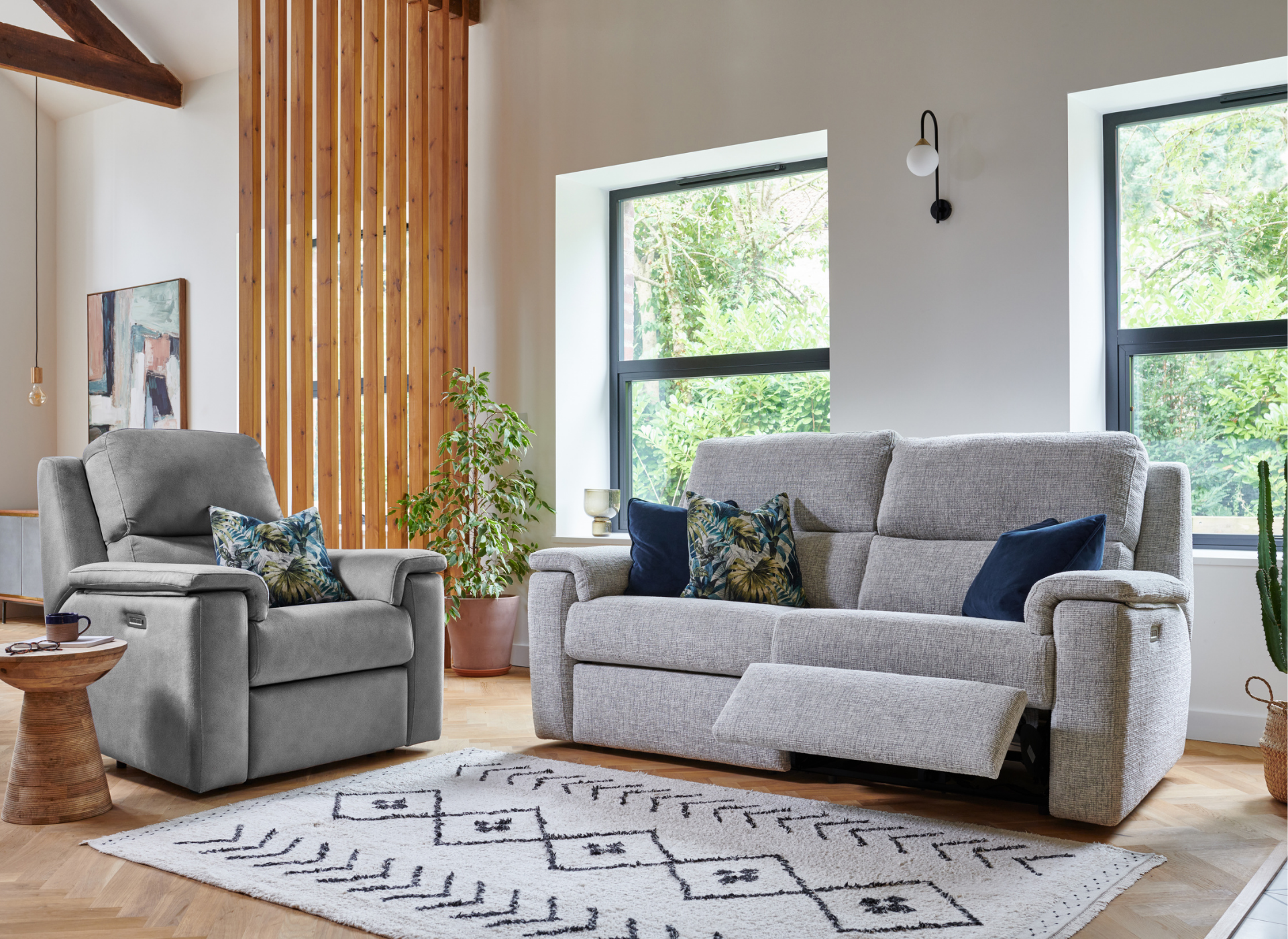 Stressless sofas and recliners embody Scandinavian design, innovation and quality. An influential aesthetic marked by minimalism and functionality, this exquisite Nordic craftsmanship, passed through generations, is iconic in its simplicity.